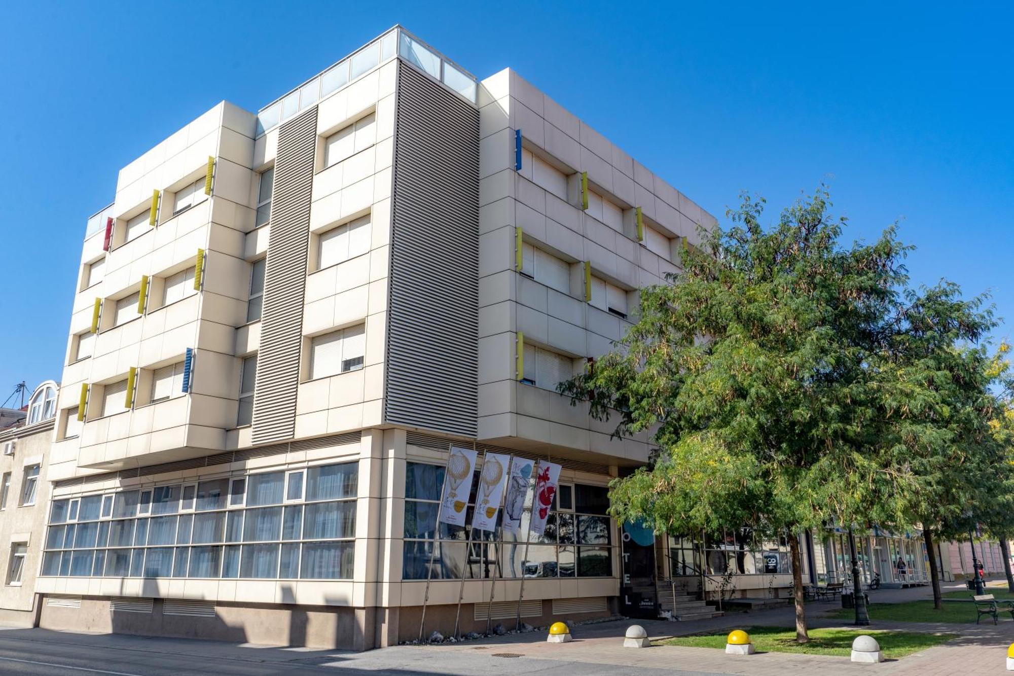 Artearia Hotel Bjelovar Exterior photo